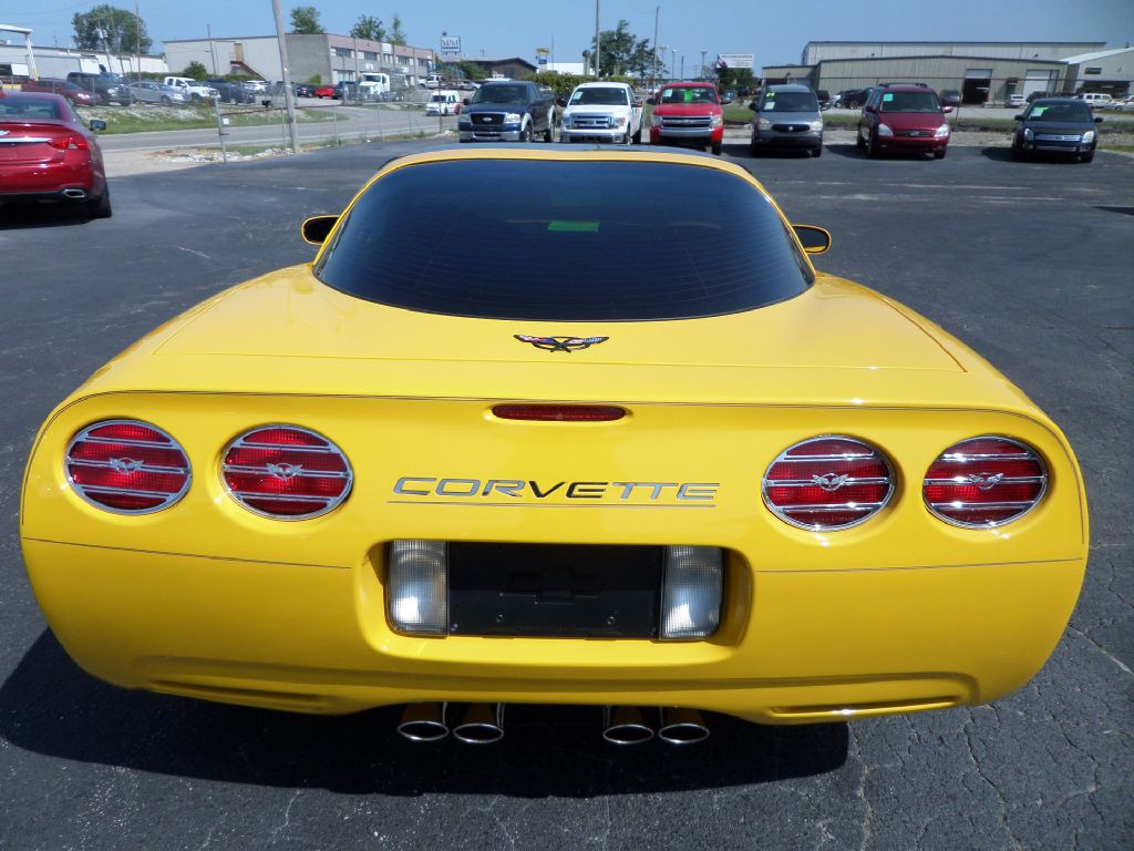2000 Chevrolet Corvette Image 11