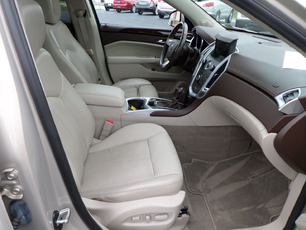 2011 Cadillac SRX Image 15
