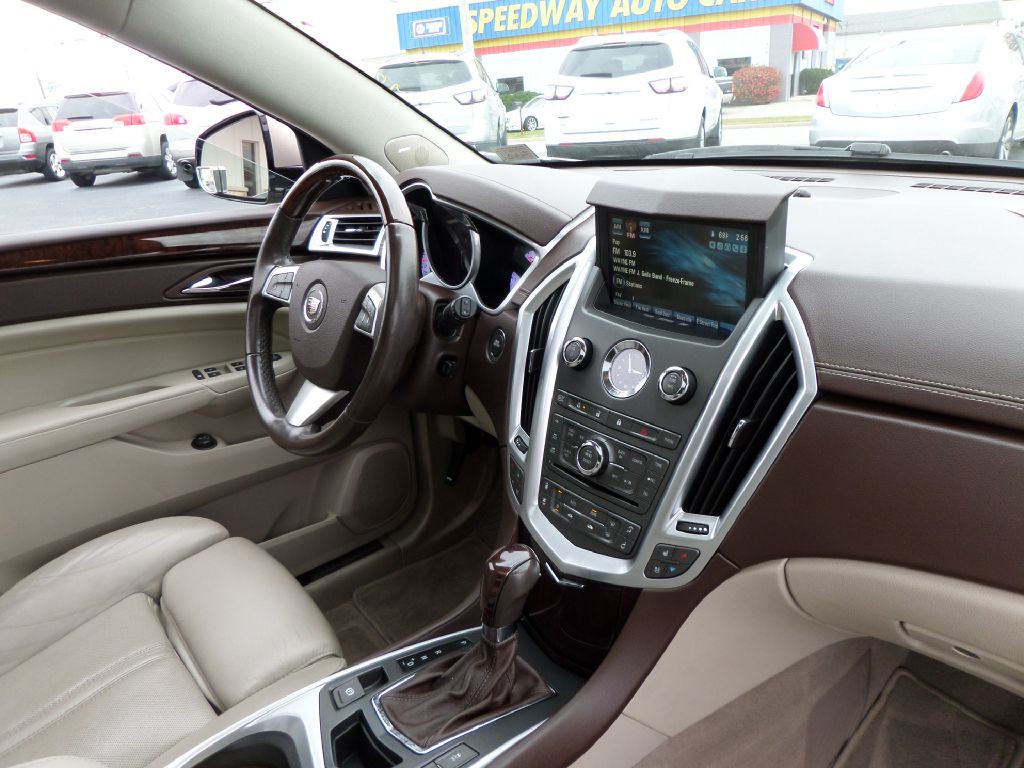 2011 Cadillac SRX Image 16
