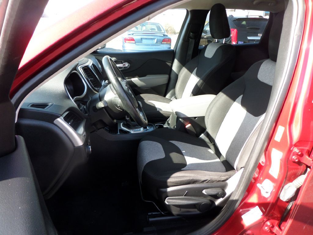 2014 Jeep Cherokee Image 12