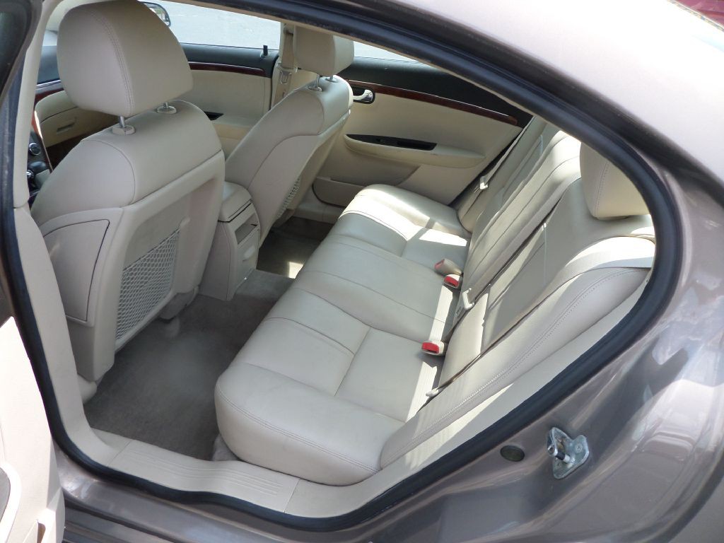 2007 Saturn Aura Image 9