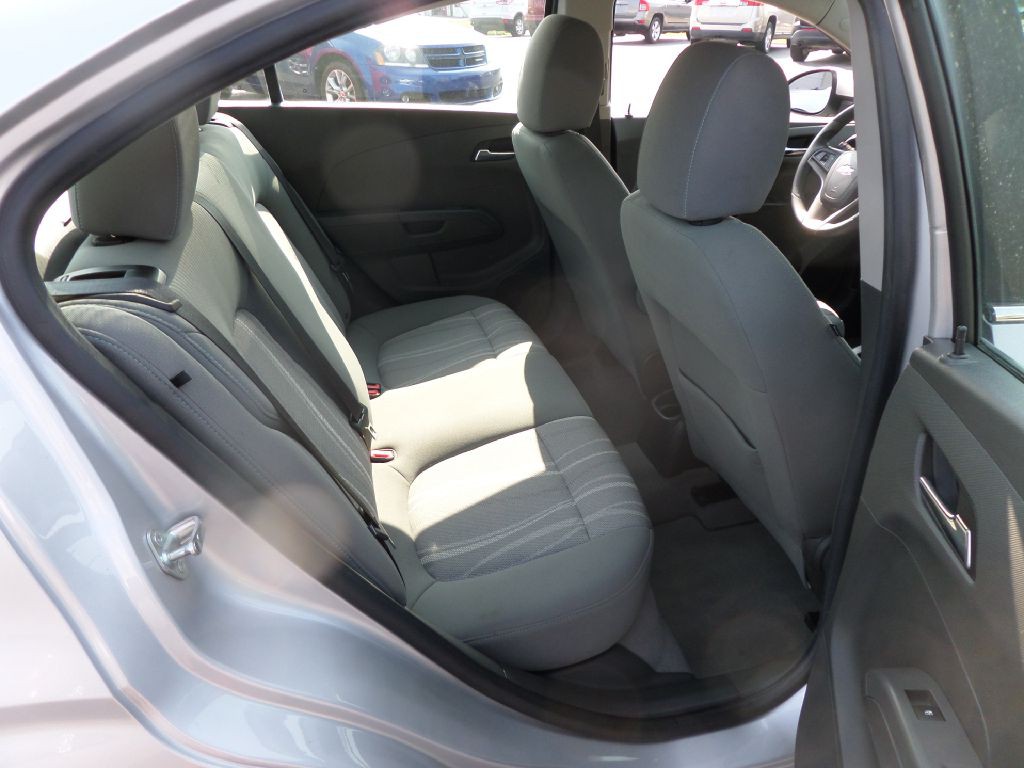 2012 Chevrolet Sonic Image 6
