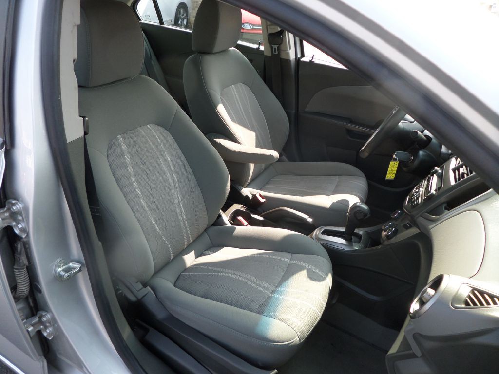 2012 Chevrolet Sonic Image 12