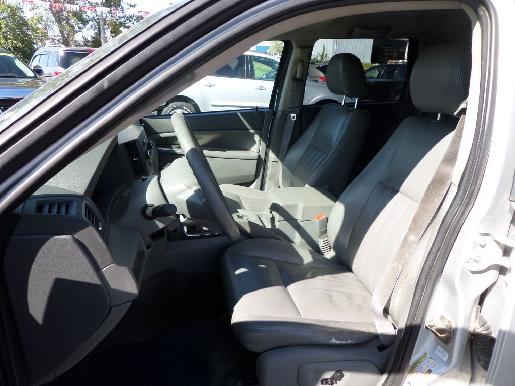 2007 Jeep Grand Cherokee Image 3