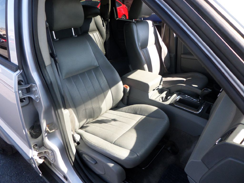 2007 Jeep Grand Cherokee Image 9