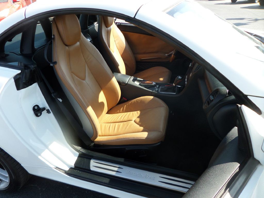 2009 Mercedes-Benz SLK-Class Image 3