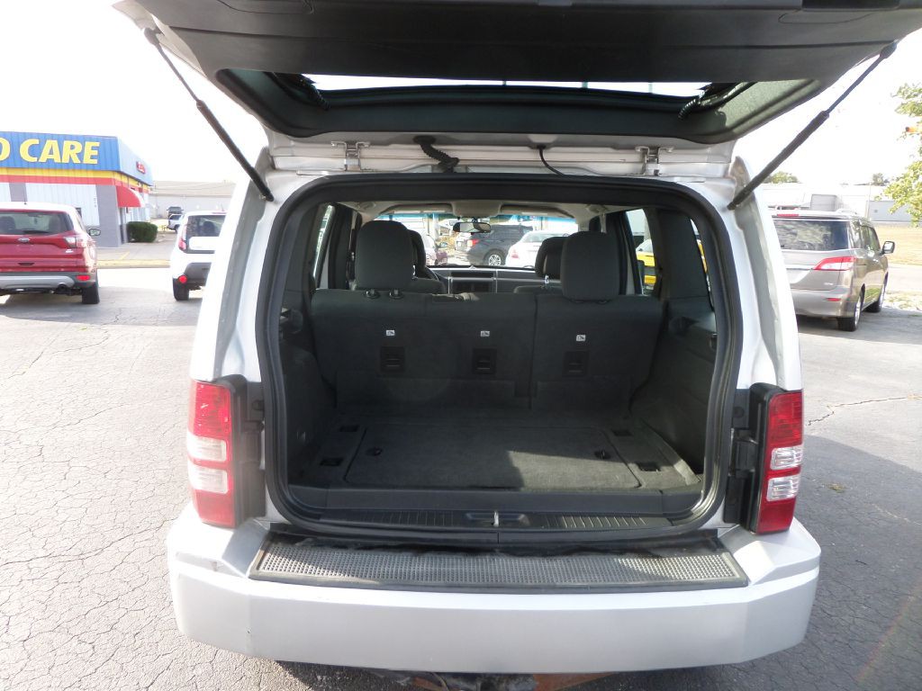 2012 Jeep Liberty Image 8