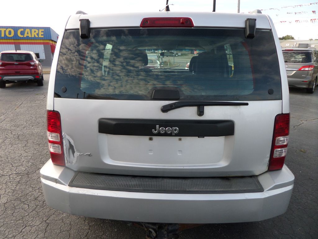2012 Jeep Liberty Image 14