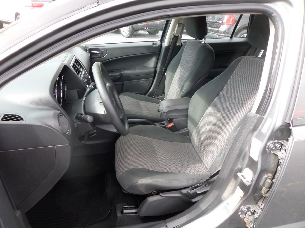 2011 Dodge Caliber Image 3