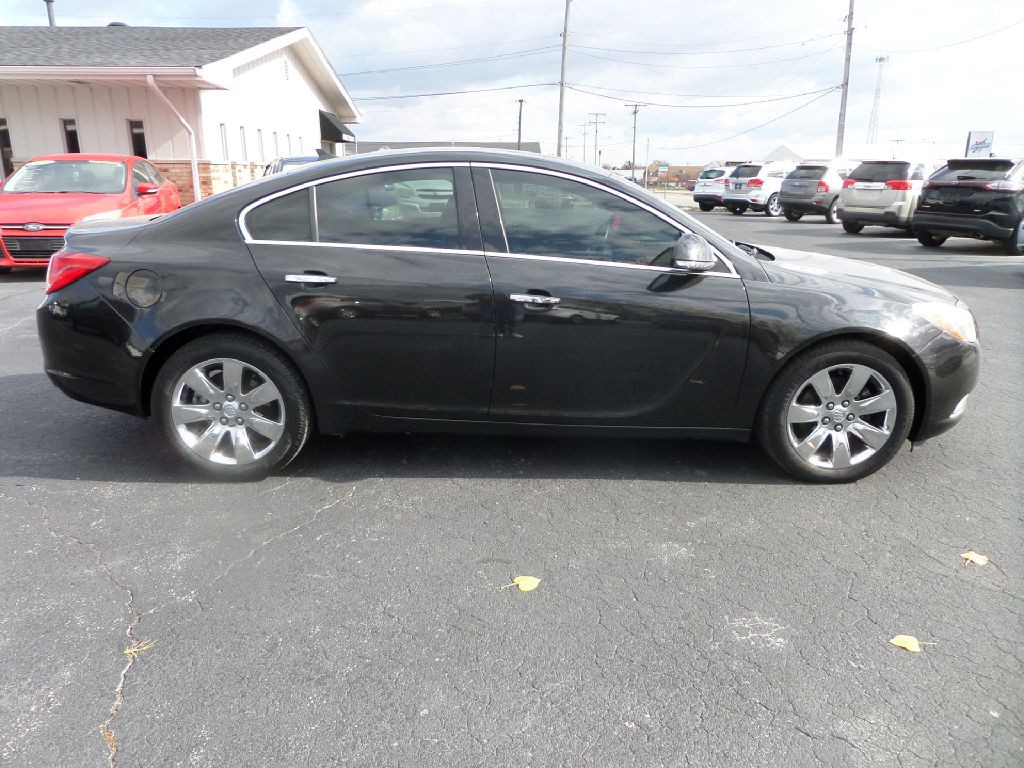 2013 Buick Regal Image 2