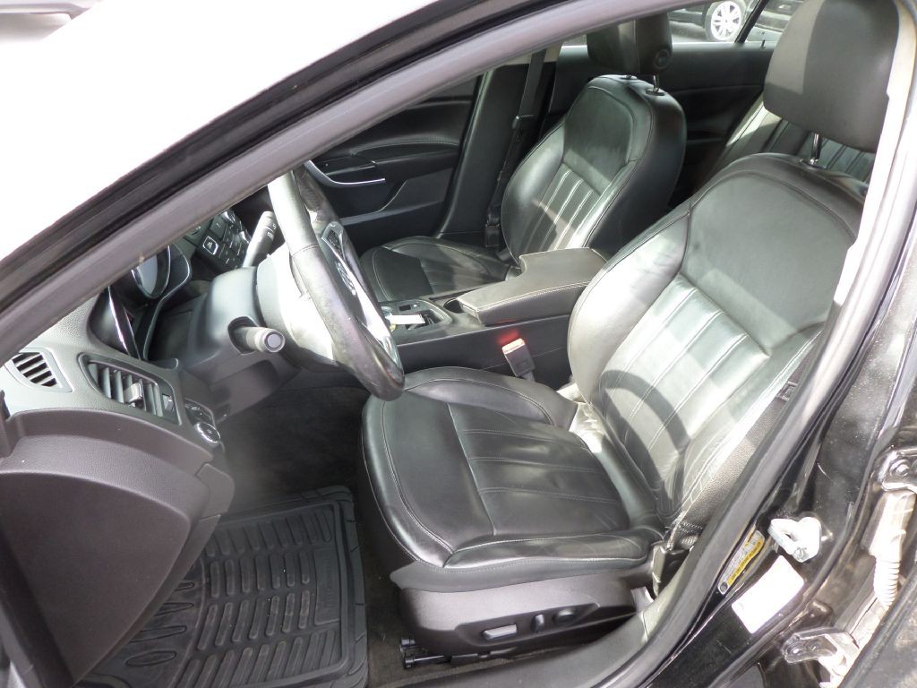 2013 Buick Regal Image 3