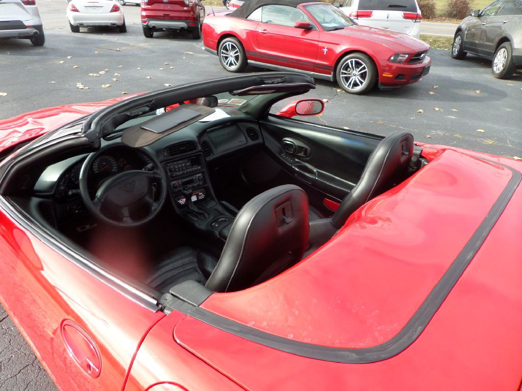 2000 Chevrolet Corvette Image 3