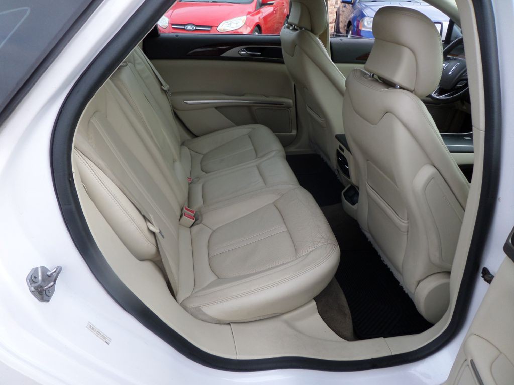 2015 Lincoln MKZ Image 9