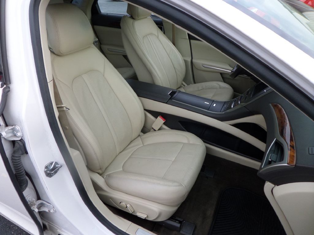 2015 Lincoln MKZ Image 12