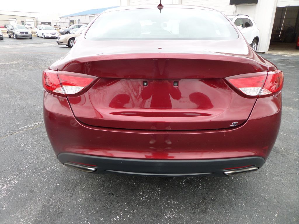 2015 Chrysler 200 Image 7