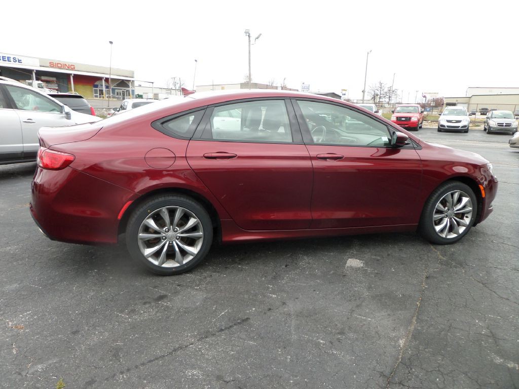 2015 Chrysler 200 Image 11
