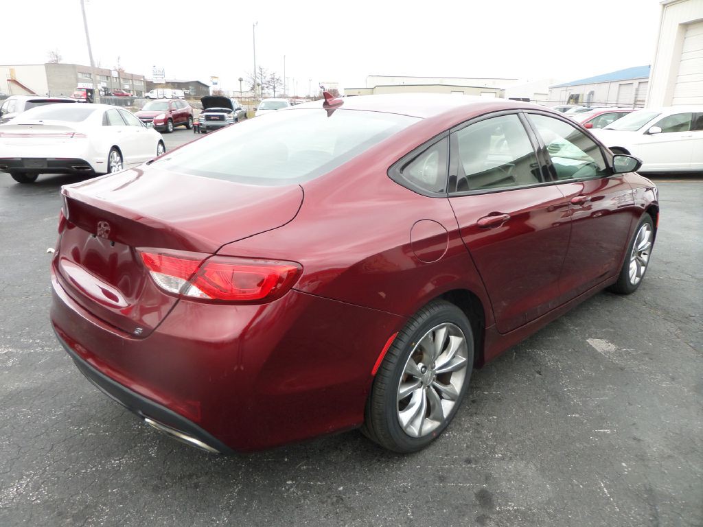 2015 Chrysler 200 Image 14