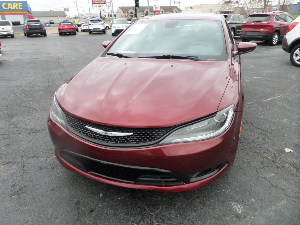 2015 Chrysler 200 Image 16