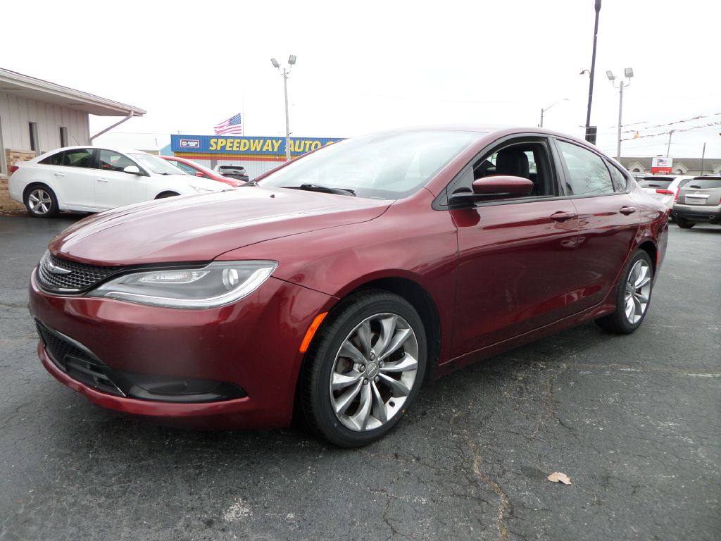 2015 Chrysler 200 Image 17