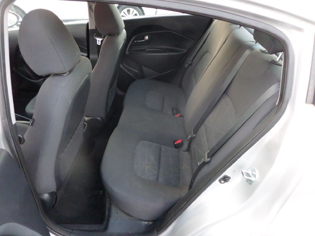 2013 Kia Rio Image 12