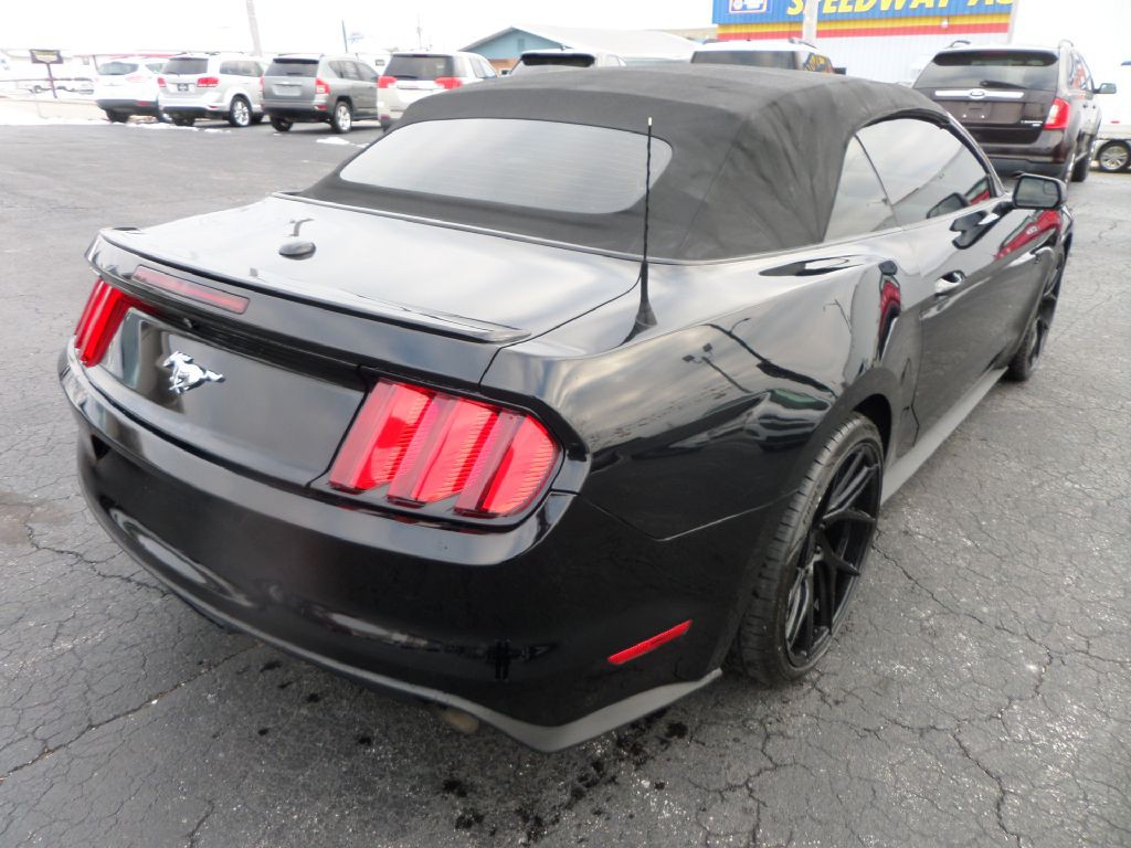2016 Ford Mustang Image 15