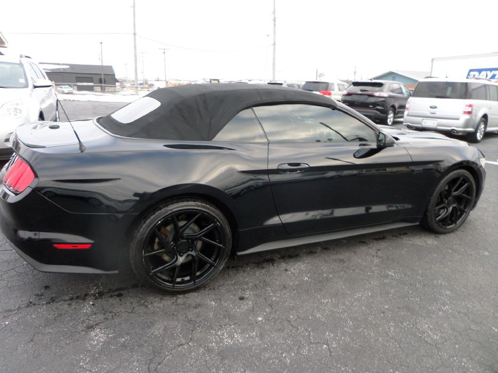 2016 Ford Mustang Image 16