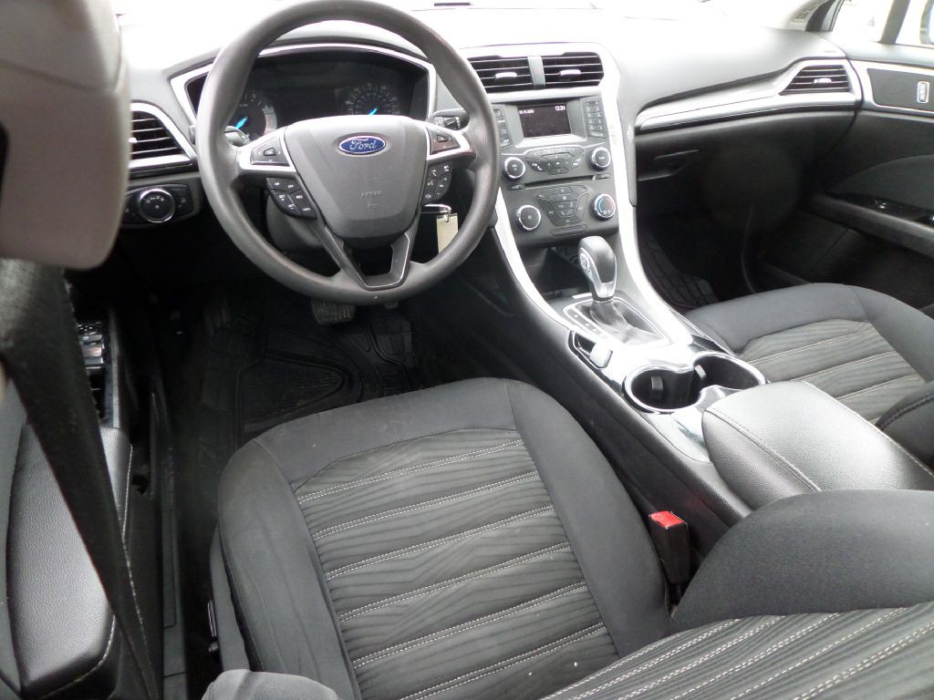 2016 Ford Fusion Image 3