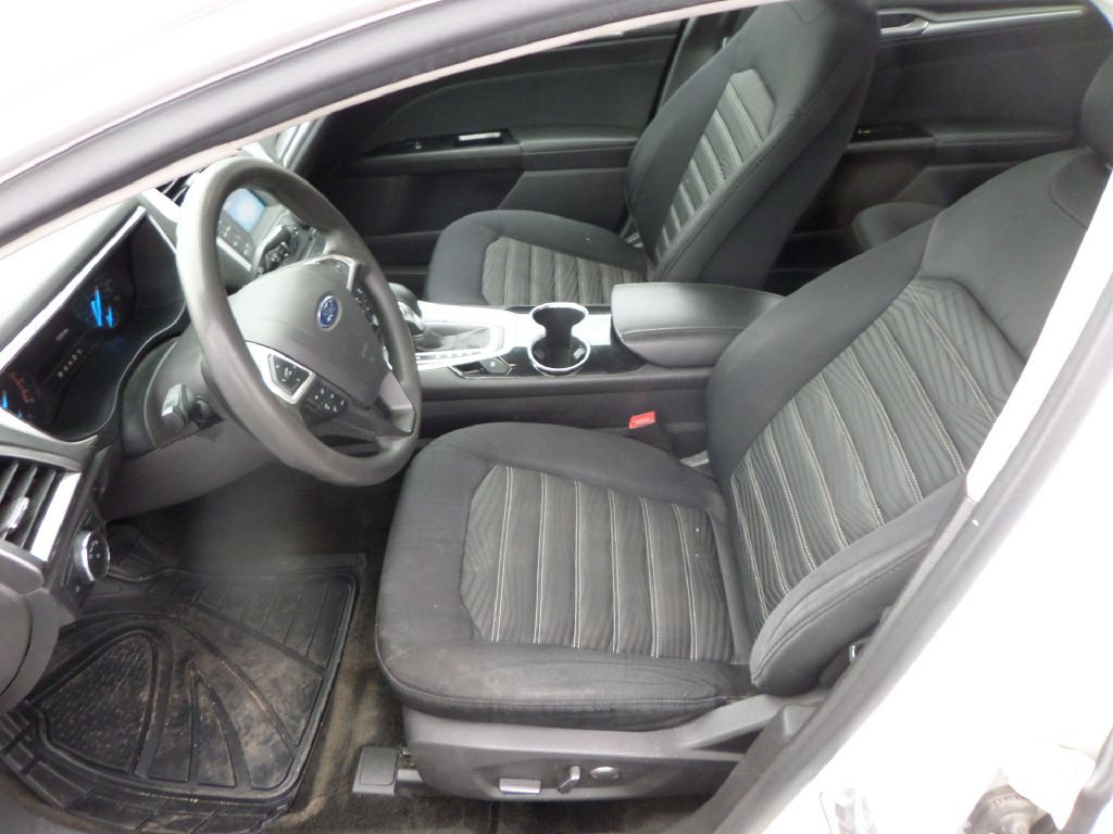 2016 Ford Fusion Image 14