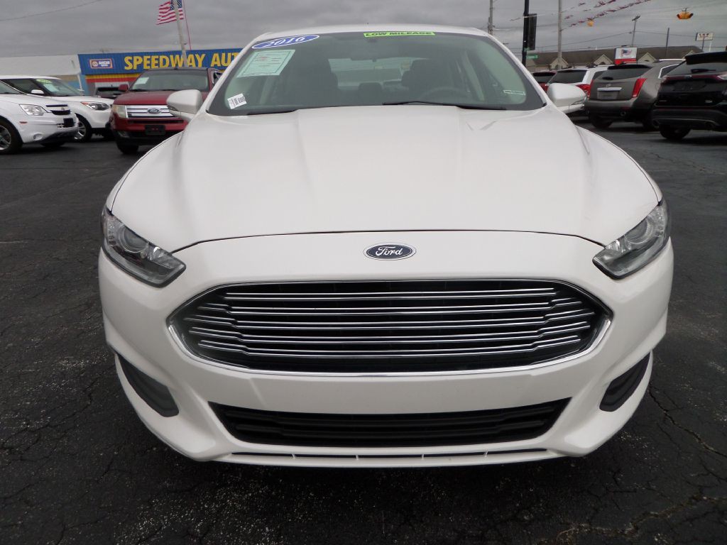 2016 Ford Fusion Image 17