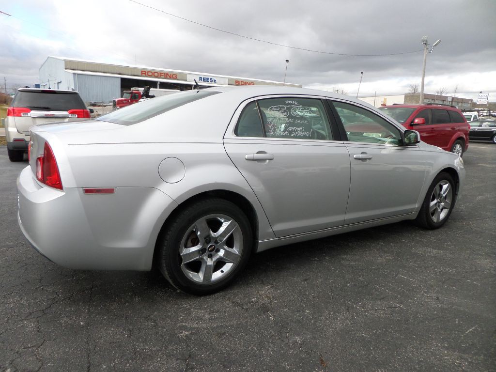 2010 Chevrolet Malibu Image 10