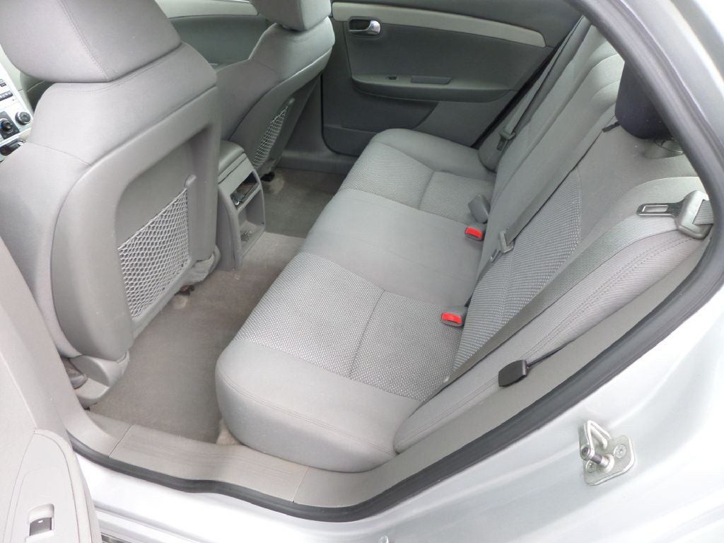 2010 Chevrolet Malibu Image 13