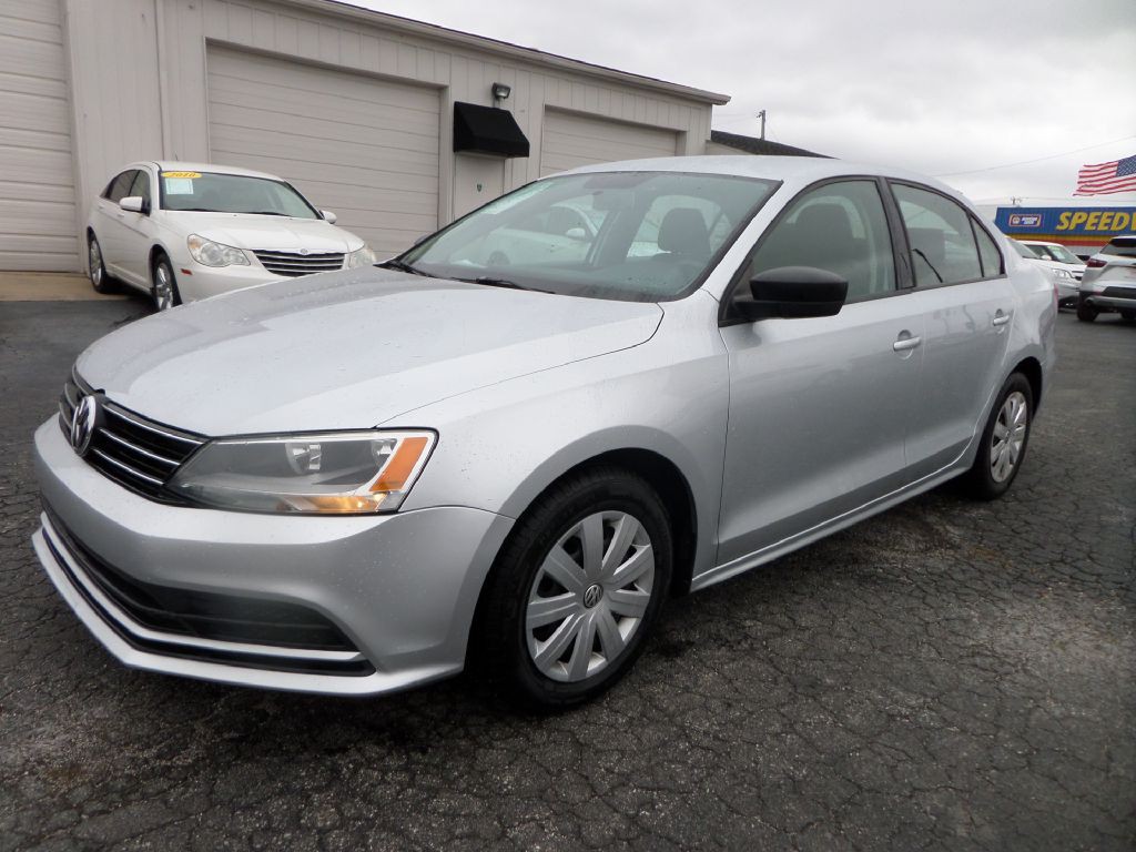 2015 Volkswagen Jetta Image 2