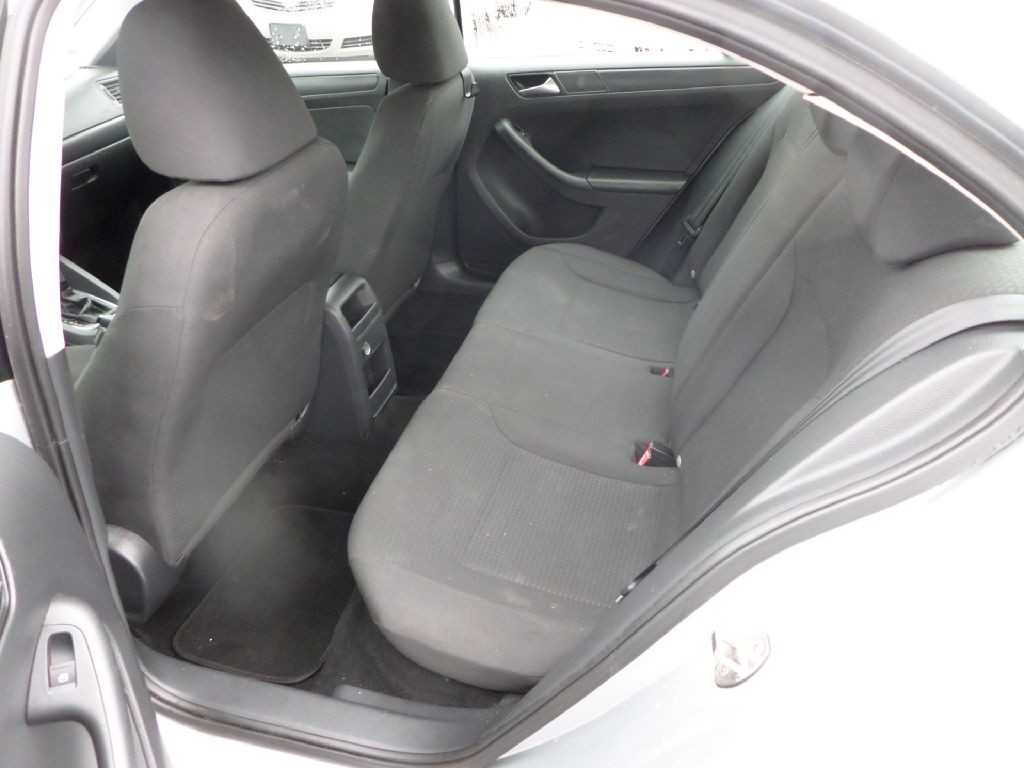 2015 Volkswagen Jetta Image 6