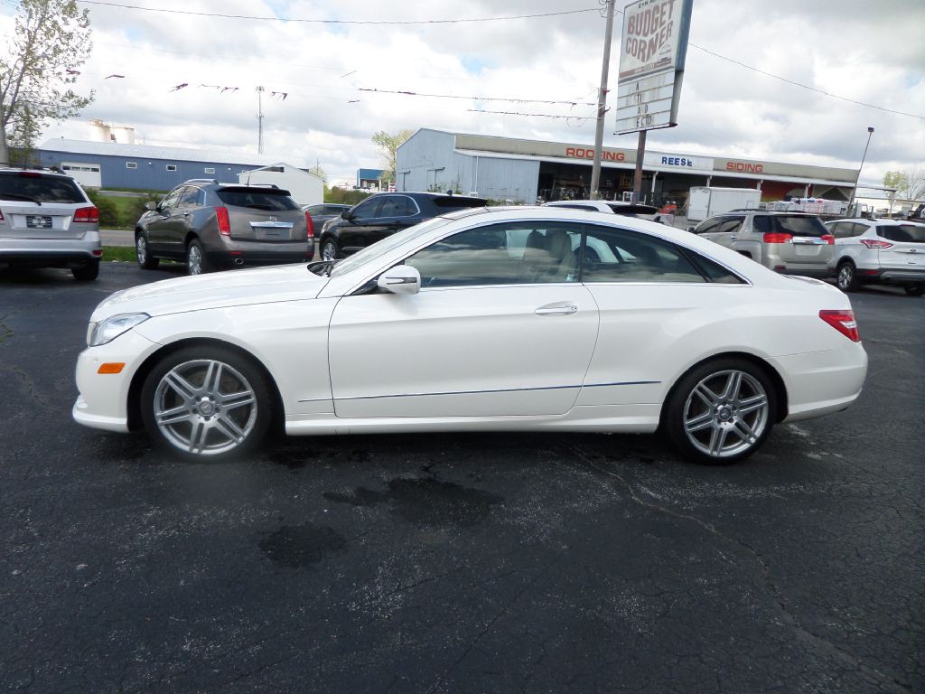 2010 Mercedes-Benz E-Class Image 4