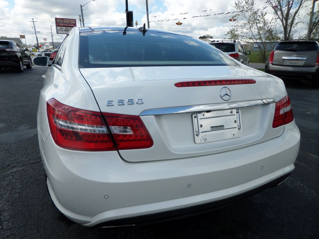 2010 Mercedes-Benz E-Class Image 8