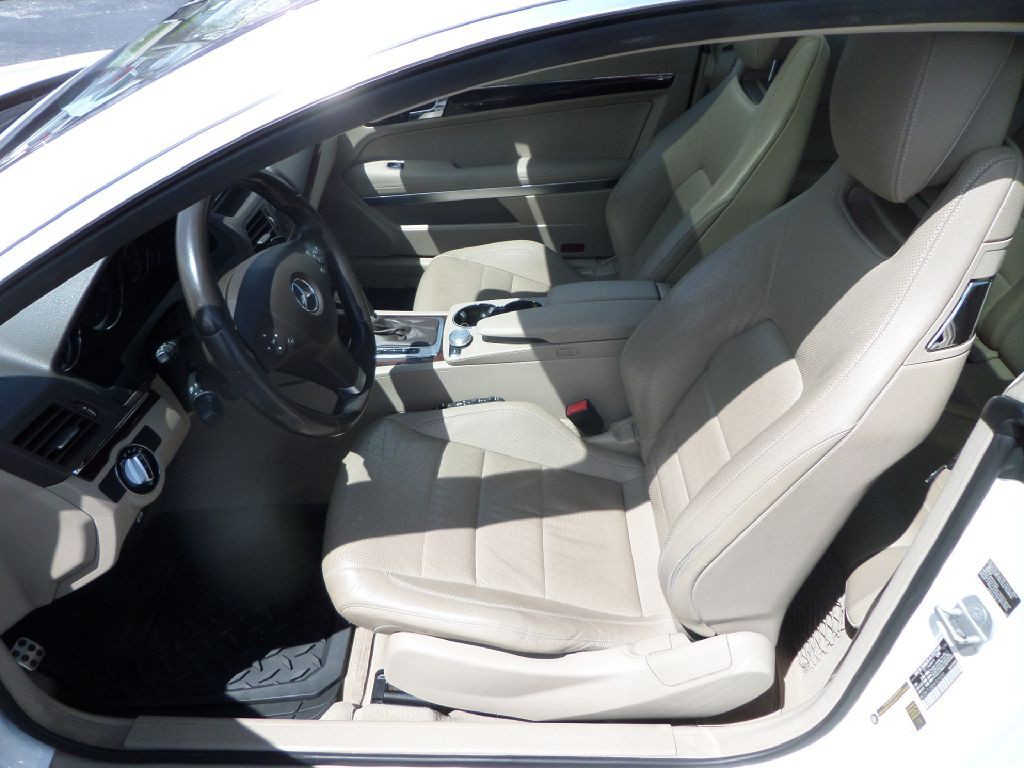 2010 Mercedes-Benz E-Class Image 9