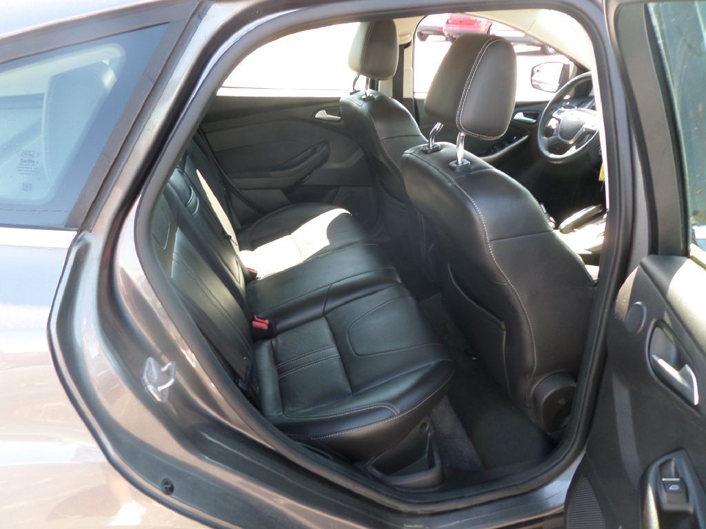 2012 Ford Focus Image 9