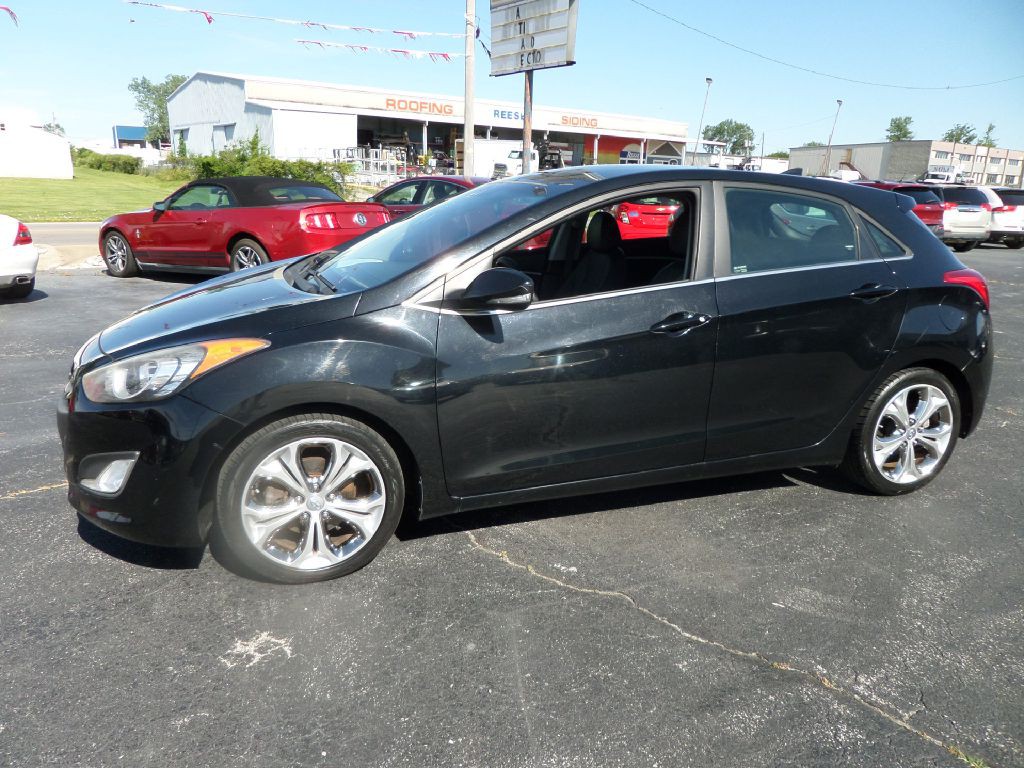 2013 Hyundai Elantra Image 1