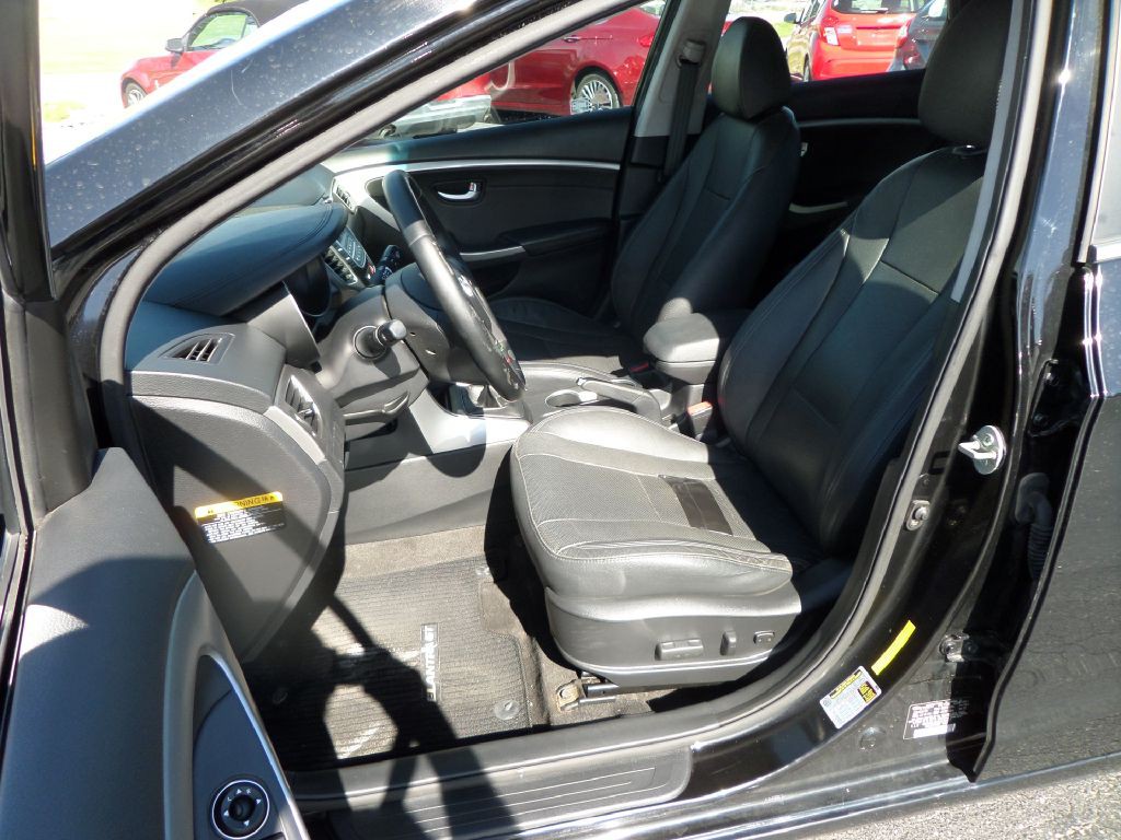 2013 Hyundai Elantra Image 3