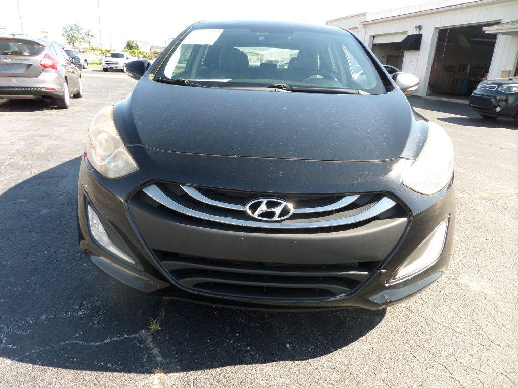 2013 Hyundai Elantra Image 4