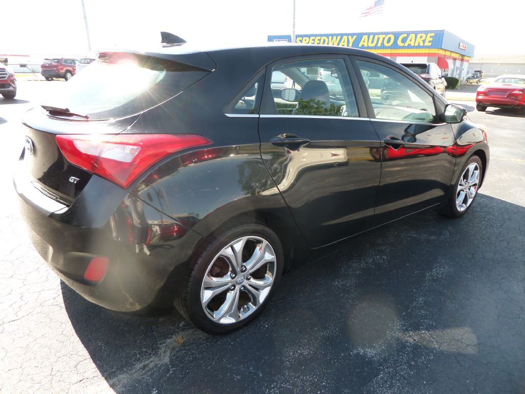 2013 Hyundai Elantra Image 8