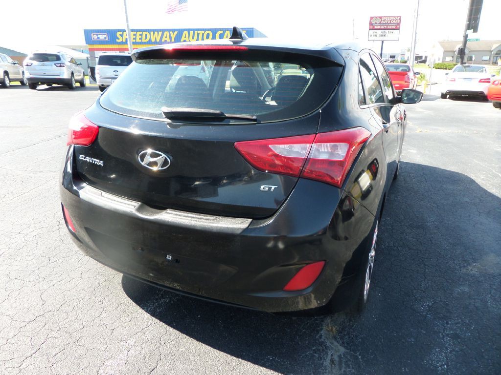 2013 Hyundai Elantra Image 10