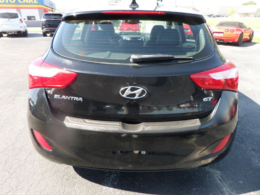 2013 Hyundai Elantra Image 11