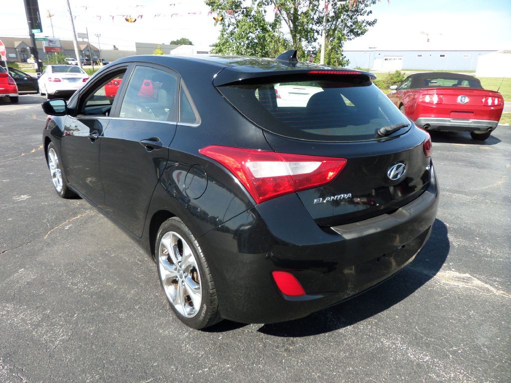2013 Hyundai Elantra Image 12