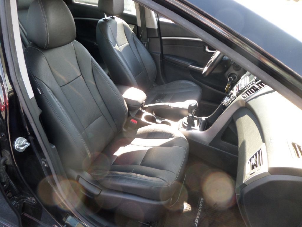 2013 Hyundai Elantra Image 13