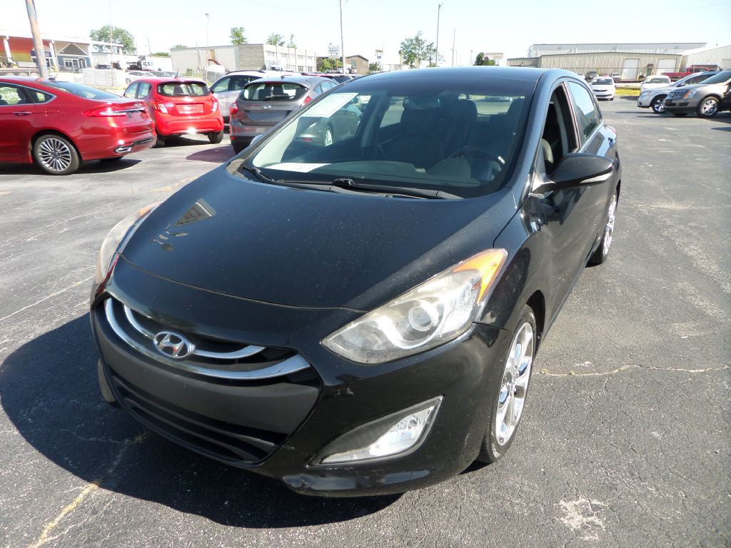 2013 Hyundai Elantra Image 15