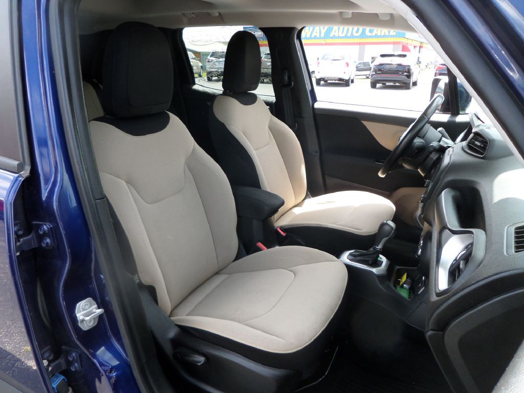 2016 Jeep Renegade Image 6