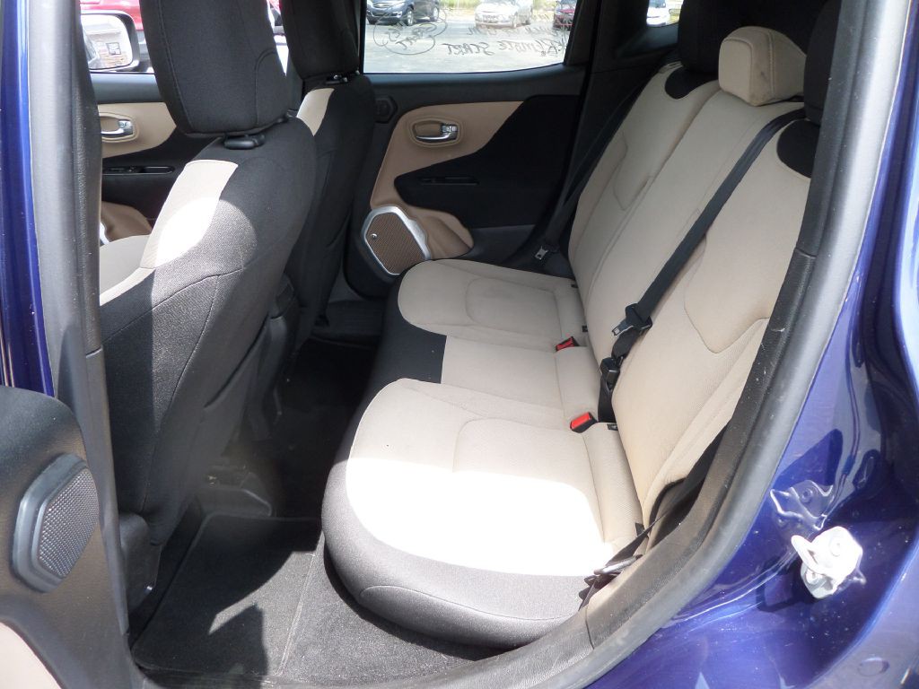2016 Jeep Renegade Image 9