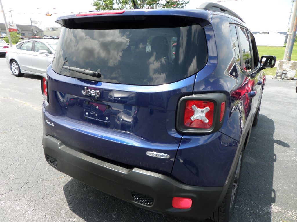 2016 Jeep Renegade Image 11