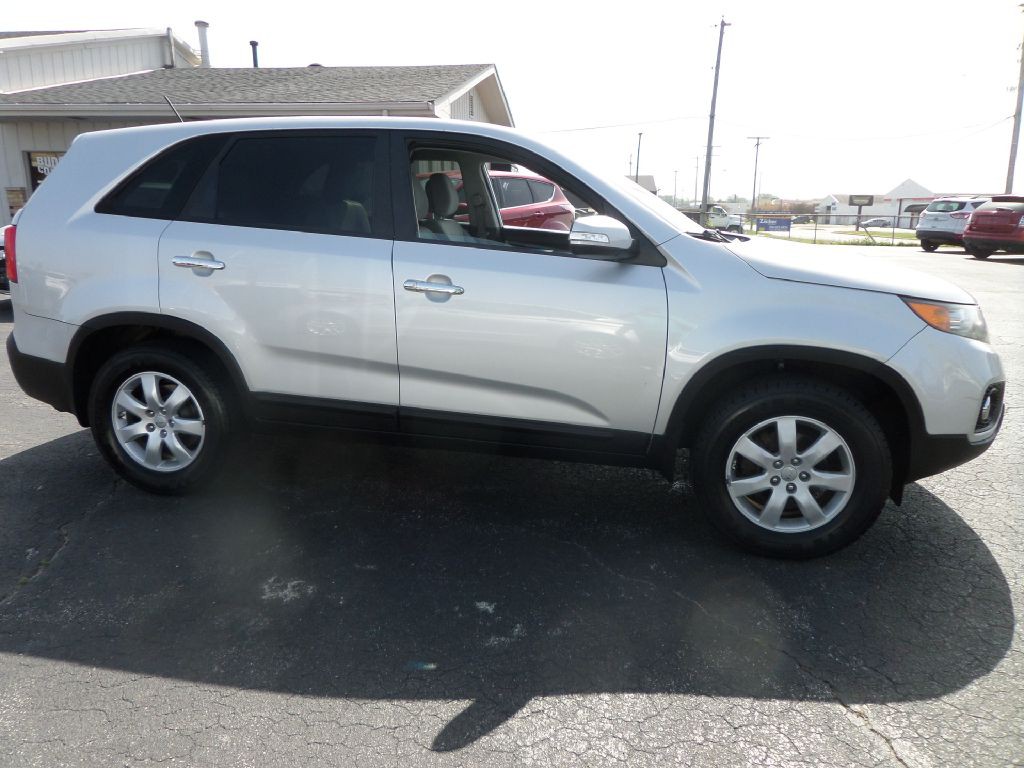 2013 Kia Sorento Image 2